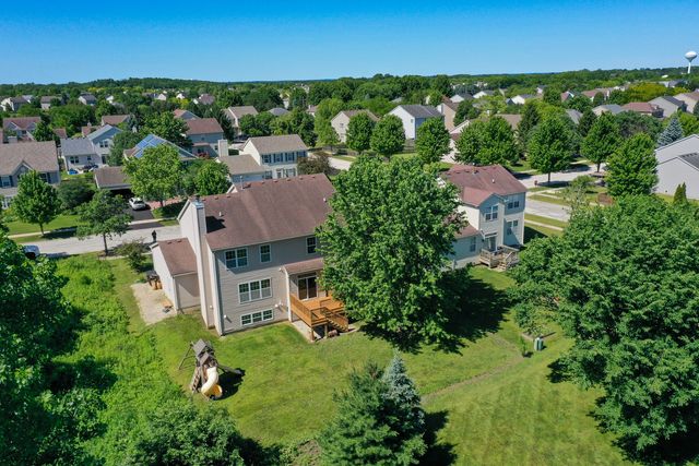 2819 Sweet Clover Way, Wauconda, IL 60084
