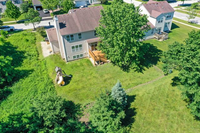 2819 Sweet Clover Way, Wauconda, IL 60084