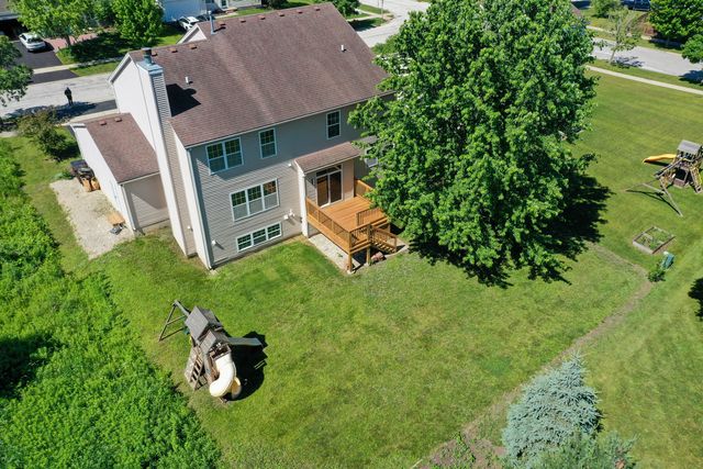 2819 Sweet Clover Way, Wauconda, IL 60084