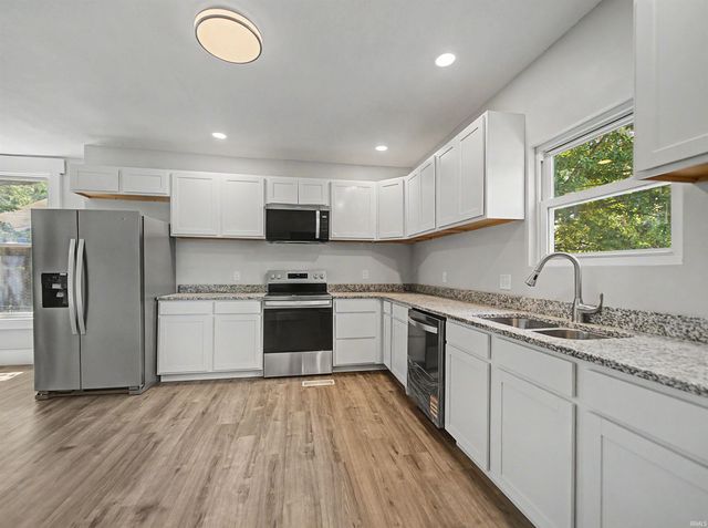 3704 Stringtown Road, Evansville, IN 47711