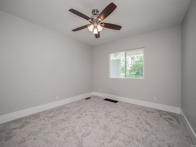3704 Stringtown Road, Evansville, IN 47711