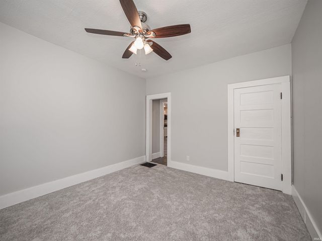 3704 Stringtown Road, Evansville, IN 47711