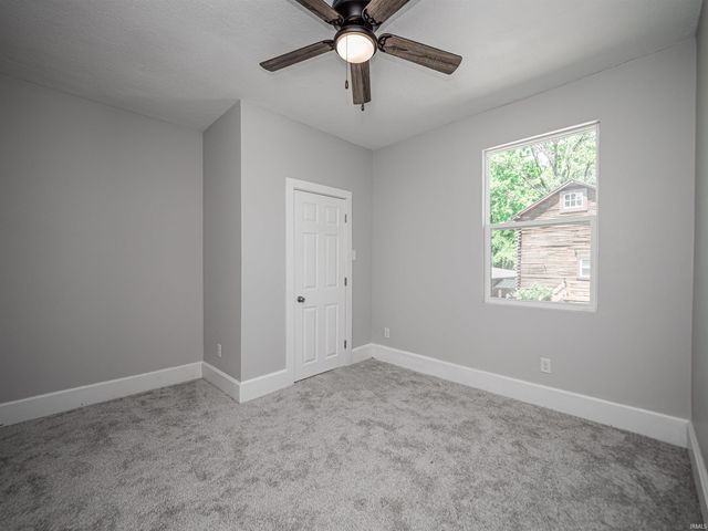3704 Stringtown Road, Evansville, IN 47711