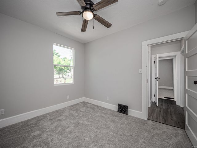 3704 Stringtown Road, Evansville, IN 47711