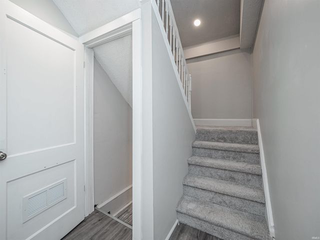 3704 Stringtown Road, Evansville, IN 47711