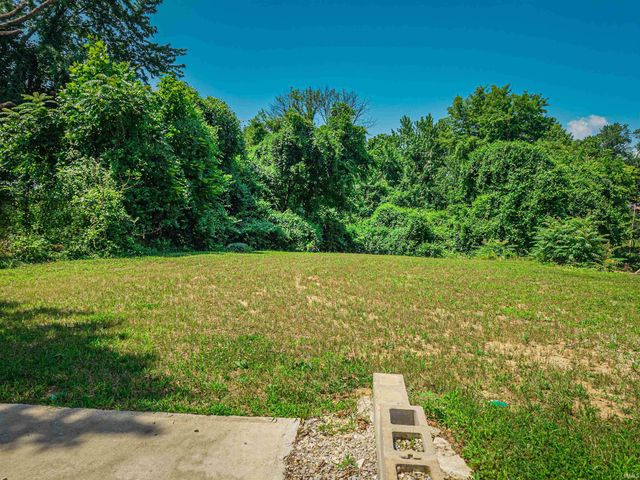 3704 Stringtown Road, Evansville, IN 47711