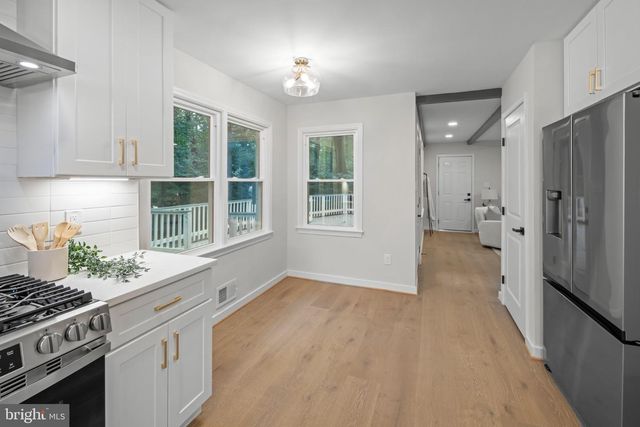 2402 BEEKAY CT, Vienna, VA 22181