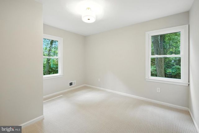 2402 BEEKAY CT, Vienna, VA 22181
