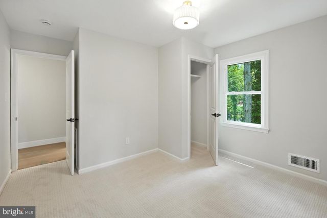 2402 BEEKAY CT, Vienna, VA 22181