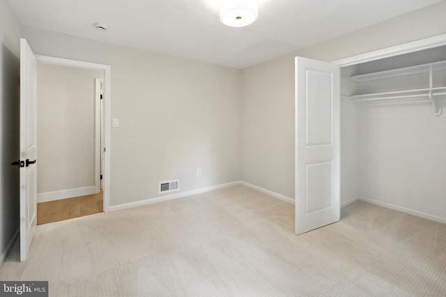 2402 BEEKAY CT, Vienna, VA 22181