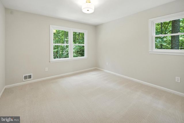 2402 BEEKAY CT, Vienna, VA 22181