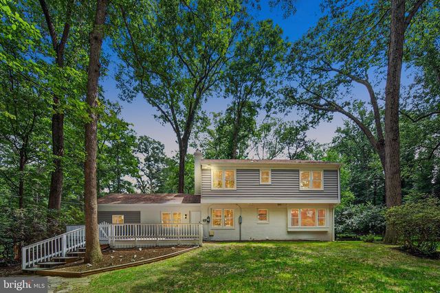 2402 BEEKAY CT, Vienna, VA 22181