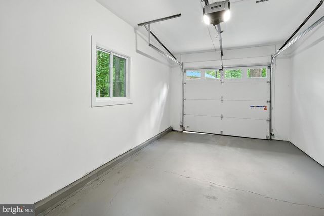 2402 BEEKAY CT, Vienna, VA 22181