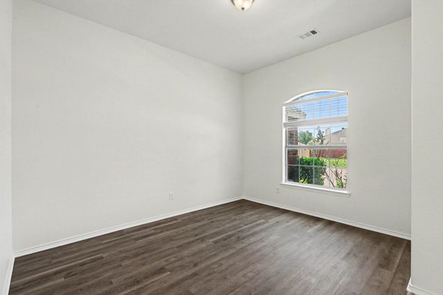 516 Bent Oak Drive, Fort Worth, TX 76131