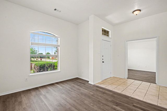 516 Bent Oak Drive, Fort Worth, TX 76131