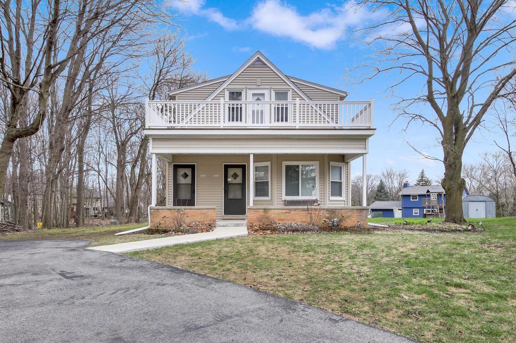 7571 S 68th STREET #7573, Franklin, WI 53132