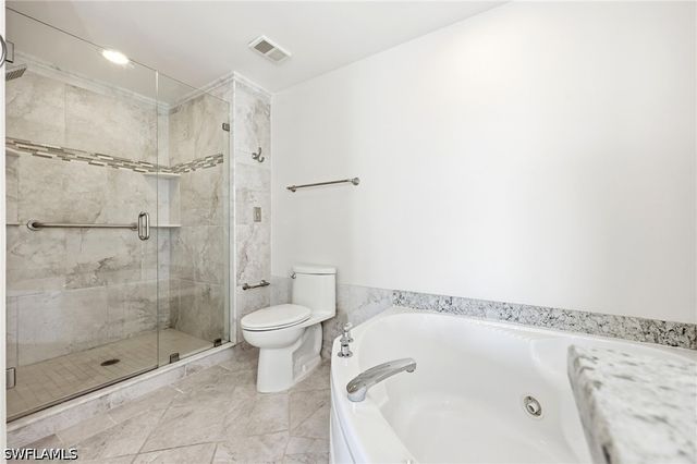 13105 Vanderbilt DR 407, Naples, FL 34110