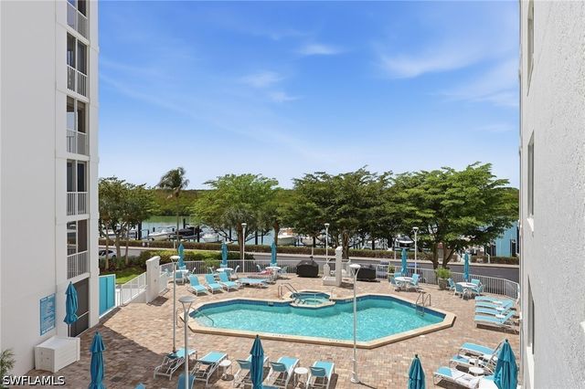 13105 Vanderbilt DR 407, Naples, FL 34110