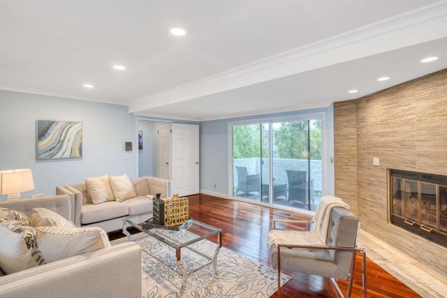 123 Dot Avenue, Campbell, CA 95008