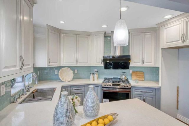 123 Dot Avenue, Campbell, CA 95008