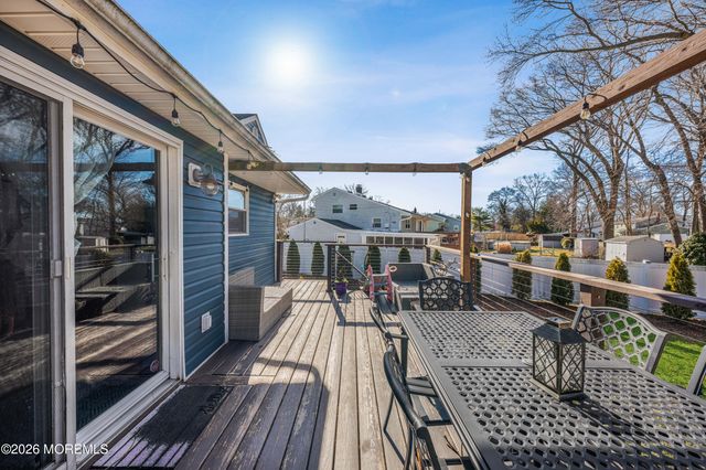 42 Hialeah Avenue, Middletown, NJ 07748