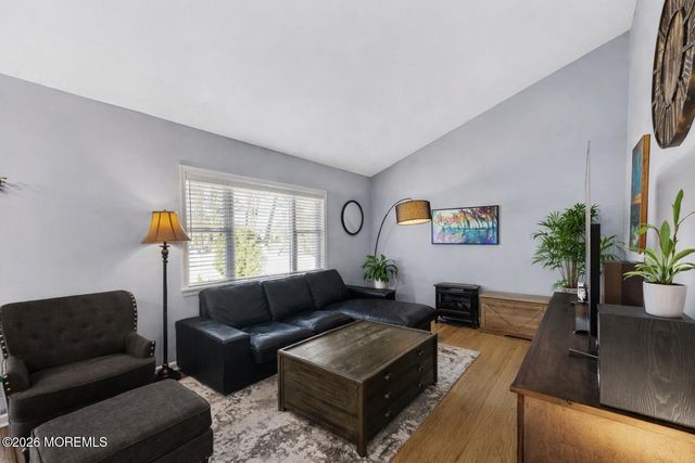 42 Hialeah Avenue, Middletown, NJ 07748