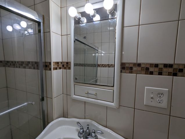 5029 N HARDING Avenue 1W, Chicago, IL 60625