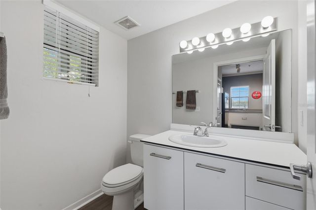 20 SW 6TH STREET 214, Gainesville, FL 32601