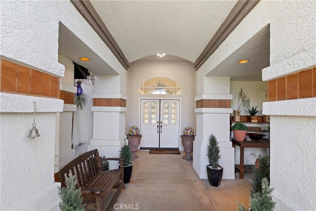 Image 15 of property listing at 17325 High Country Circle, Lake Mathews, CA 92570