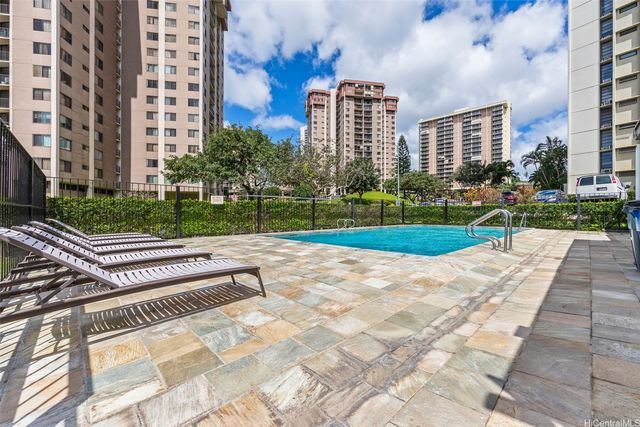 98-500 Koauka Loop 14A, Aiea, HI 96701