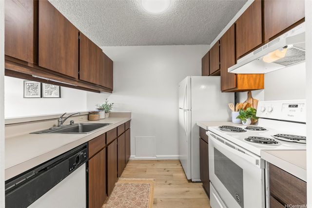 98-500 Koauka Loop 14A, Aiea, HI 96701