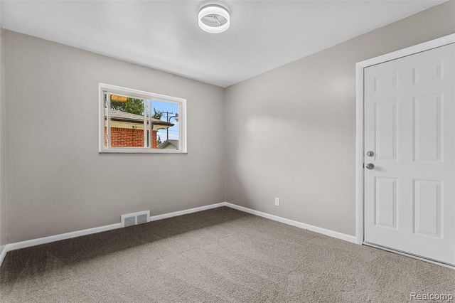 19335 Chapel Street, Detroit, MI 48219