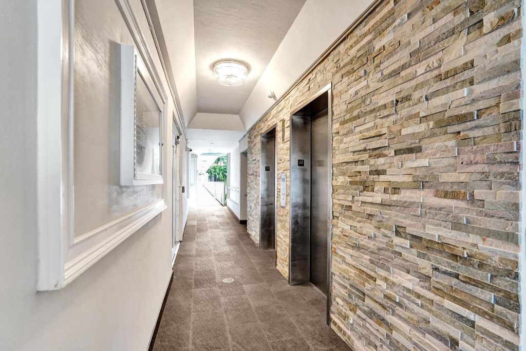 Image 11 of property listing at 3100 S Ocean Boulevard 502, Highland Beach, FL 33487