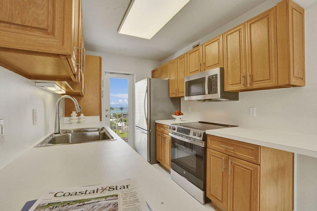 Image 20 of property listing at 3100 S Ocean Boulevard 502, Highland Beach, FL 33487