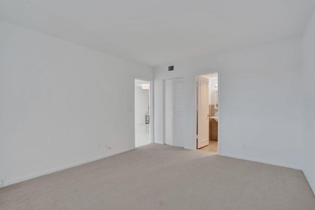 Image 27 of property listing at 3100 S Ocean Boulevard 502, Highland Beach, FL 33487