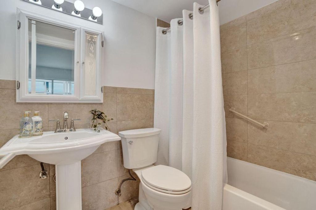 Image 31 of property listing at 3100 S Ocean Boulevard 502, Highland Beach, FL 33487