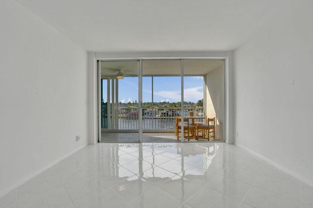 Image 32 of property listing at 3100 S Ocean Boulevard 502, Highland Beach, FL 33487