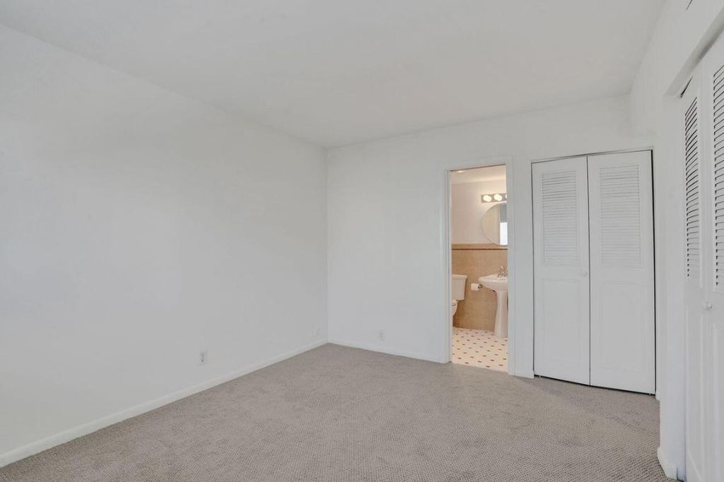 Image 36 of property listing at 3100 S Ocean Boulevard 502, Highland Beach, FL 33487