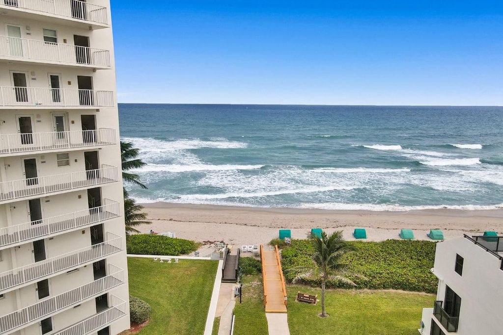 Image 4 of property listing at 3100 S Ocean Boulevard 502, Highland Beach, FL 33487