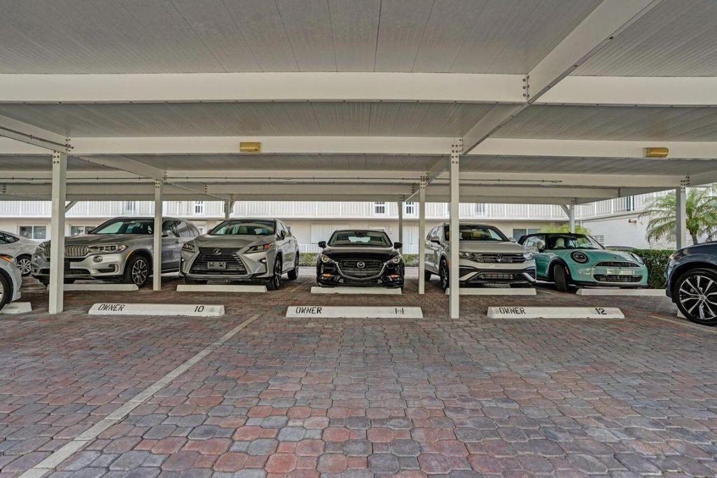 Image 9 of property listing at 3100 S Ocean Boulevard 502, Highland Beach, FL 33487