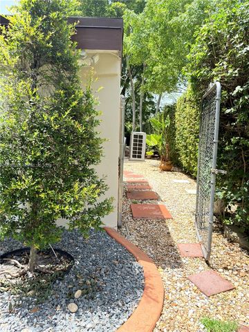 9160 SW 73rd Street B, Miami, FL 33173