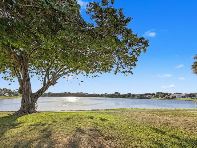 330 Palmwood Place 210, Boca Raton, FL 33431