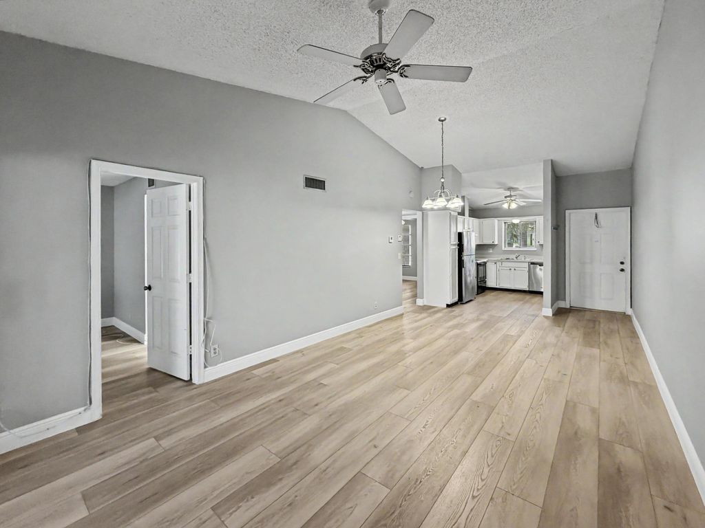 330 Palmwood Place 210, Boca Raton, FL 33431