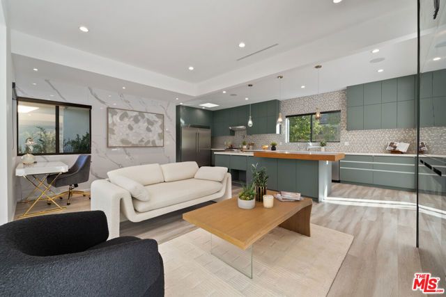 5301 Crebs Avenue 1-2, Tarzana (los Angeles), CA 91356