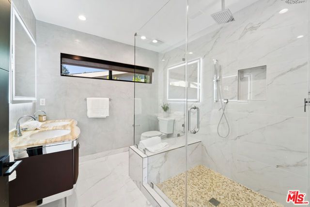 5301 Crebs Avenue 1-2, Tarzana (los Angeles), CA 91356