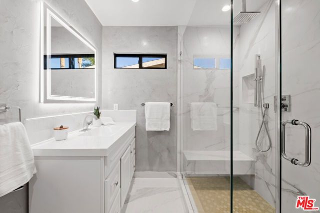 5301 Crebs Avenue 1-2, Tarzana (los Angeles), CA 91356