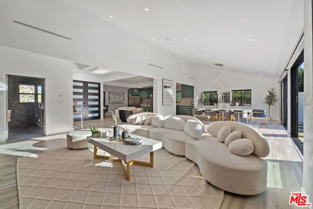 5301 Crebs Avenue 1-2, Tarzana (los Angeles), CA 91356