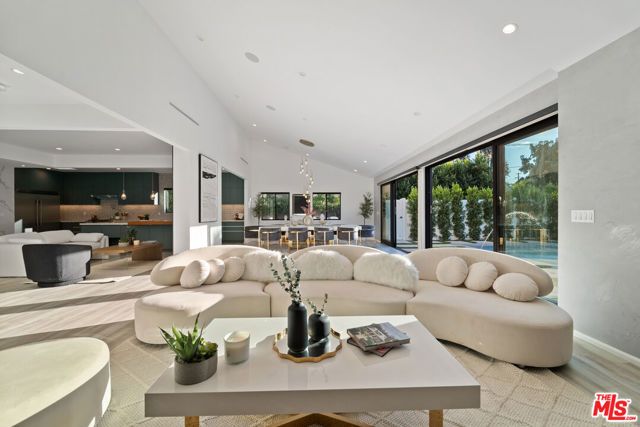 5301 Crebs Avenue 1-2, Tarzana (los Angeles), CA 91356