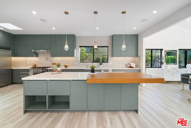 5301 Crebs Avenue 1-2, Tarzana (los Angeles), CA 91356