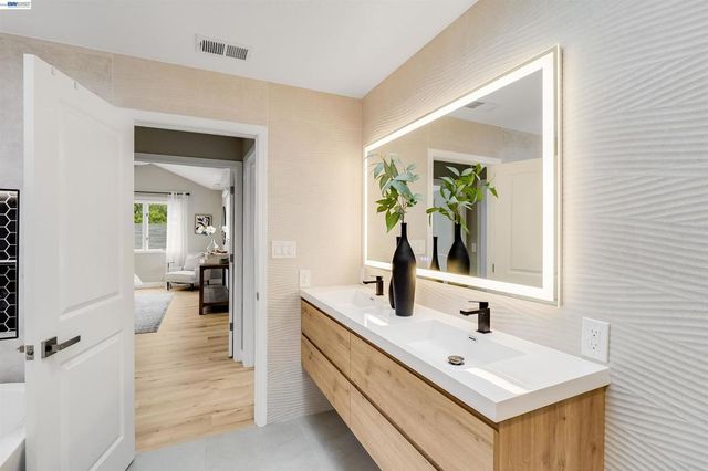 1158 Fremont St, San Jose, CA 95126